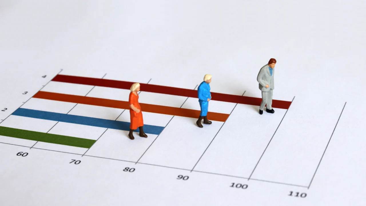 Macro vs Micro Longevity: The Differences in Life Expectancy Calculations